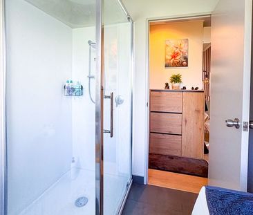 Two-Bed Unit Steps away from the University - Photo 2