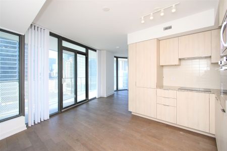 For Lease - 11 Wellesley Street Unit# 1011, Toronto, Ontario - Photo 4