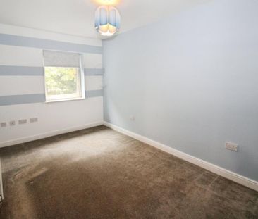 3 bedroom end of terrace house to rent - Photo 4