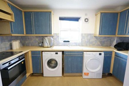 Rawlyn Close, Chafford Hundred, RM16 - Photo 5