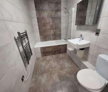 Park Crescent, LU1 - Photo 5