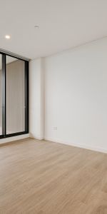 2 bedroom apartment - 25% below market rent - Photo 3