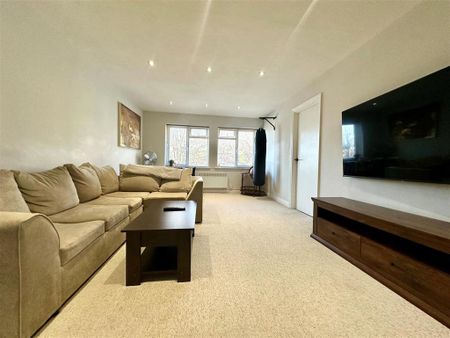 2 bedroom flat to rent - Photo 2