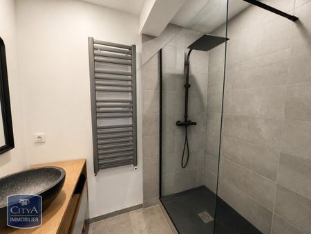 Location Appartement 3 pièces 71m² LILLE 59000 - Photo 4