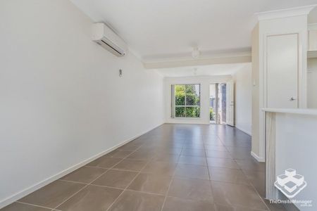 Townhouse for rent - Photo 5