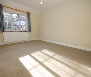 3 bedroom detached house to rent - Photo 2