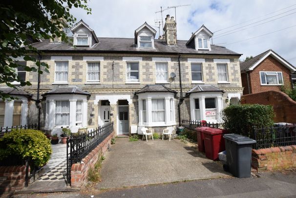 1 Bed Flat, Junction Road, RG1 - Photo 1