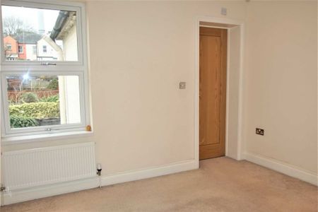 2 bed Cottage for rent - Photo 4