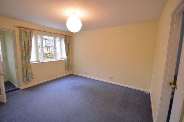 3 bedroom House - FORRESTERS DRIVE, WELWYN GARDEN CITY - Photo 1
