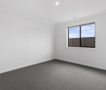 Modern Living with Comfort and Ease - Photo 3