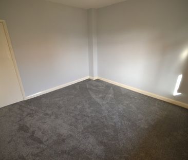 3 bedroom apartment to rent - Photo 4