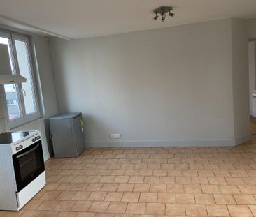 Location Appartement 4 pièces 78m² SOTTEVILLE LES ROUEN 76300 - Photo 4