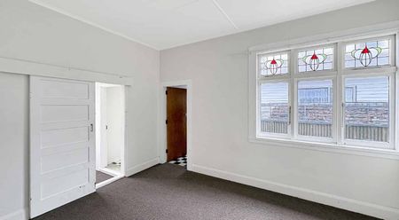 HOKOWHITU - 4 BEDROOMS - Photo 2