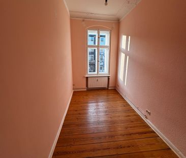 Charmante 3,5-Zimmer-Altbauwohnung mit Balkon in bester Lage - Photo 2