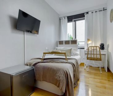 Room in a shared 5-bedroom apartment for rent in Almendrales. - Photo 3