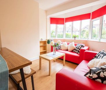 1 bedroom in a house share to rent - Photo 1