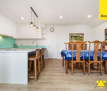 Modern Fully Furnished Family Home in Te Atatu South - Photo 4