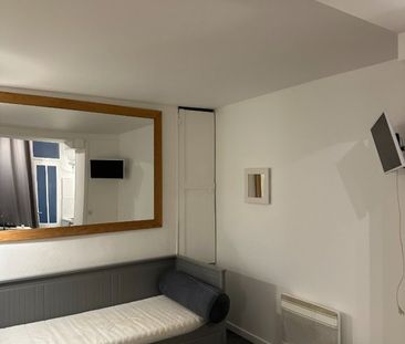 STUDIO A LOUER - PARIS 9EME ARRONDISSEMENT - 16.9 m - 832 € - Photo 1