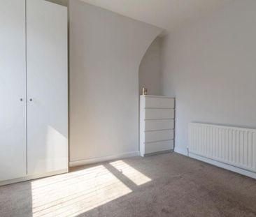 2 bedroom end of terrace house to rent - Photo 6