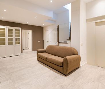 3 bedroom luxury Townhouse for rent in Marbella, Andalusia - Photo 5