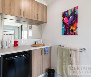 Modern Room with Ensuite starting from $330 in a shared house - Photo 5