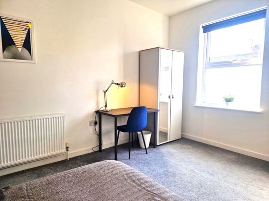 Flat 3 - Photo 1