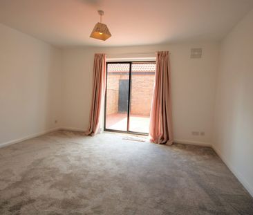 Terraced House to rent on - Photo 4