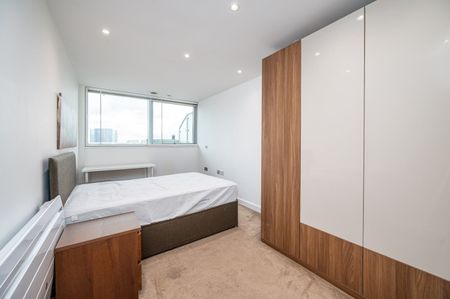 2 Bed Penthouse, Switch House, E14 - Photo 5
