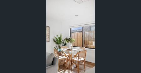 Exceptional Value in a Thriving Community Hub - Photo 4