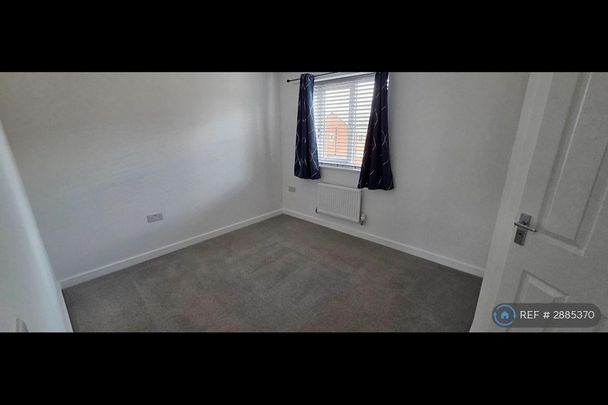 3 bedroom semi-detached house to rent - Photo 1
