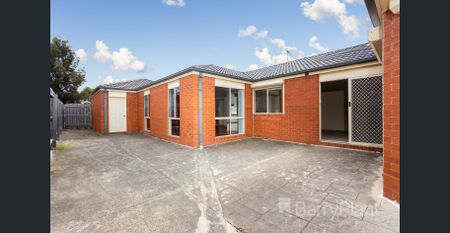 Centrally Located Spacious Family Home - Photo 5