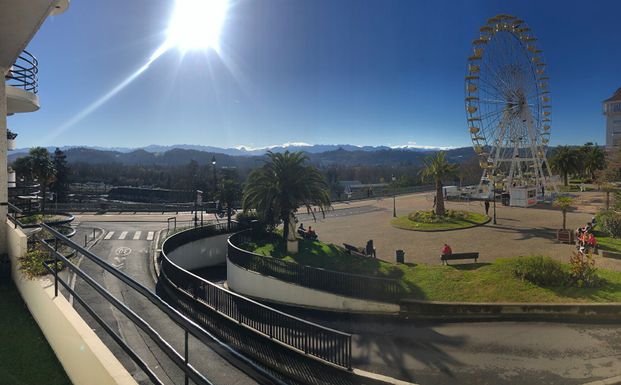 Situation privilégiée face aux Pyrénées en Hyper Centre pour ce sublime T3 meublé tout équipé avec balcons et parking privé sécurisé, - Photo 1