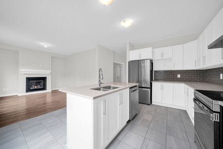 For Lease - 366 Cloyne Crescent, Barrhaven, Ontario - Photo 4