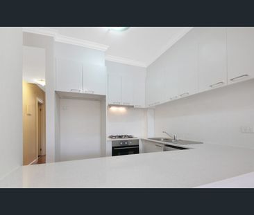 Spacious Three-Bedroom Apartment in a Prime Lifestyle Location - Photo 6