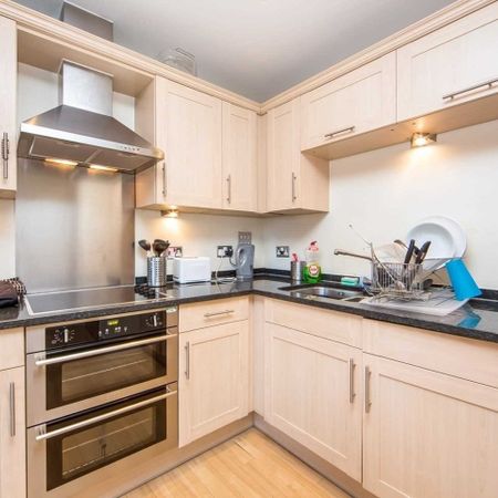 2 Bed Flat, Compton Road, SW19 - Photo 4