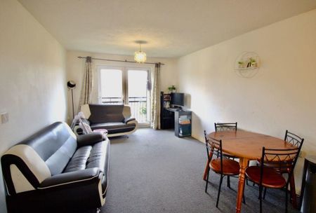 2 Bedroom - Photo 2