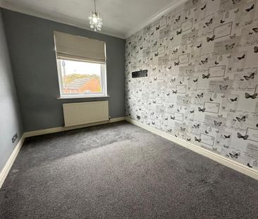 4 bedroom detached house to rent - Photo 2