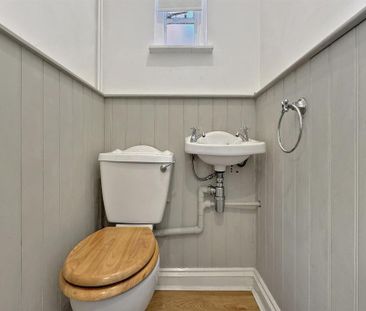 4 bedroom detached house to rent - Photo 6