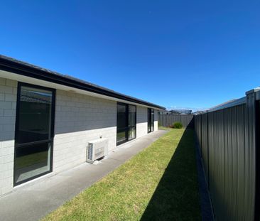 Brick and Tile Home in The Lakes - Photo 3