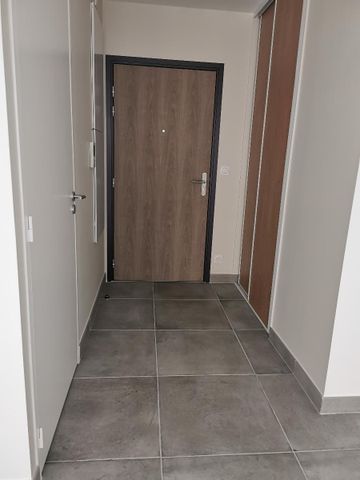 Location Appartement 1 pièce 36m² ALBI 81000 - Photo 4