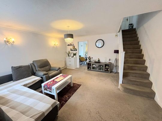3 bedroom end of terrace house to rent - Photo 1