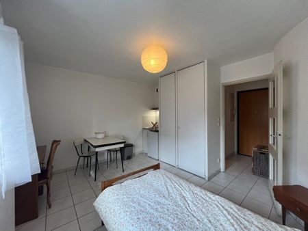 Location GRENOBLE Studio meublé - Photo 5