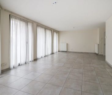 Gelijkvloers appartement met ruime leefkeuken in Wilrijk - Photo 1