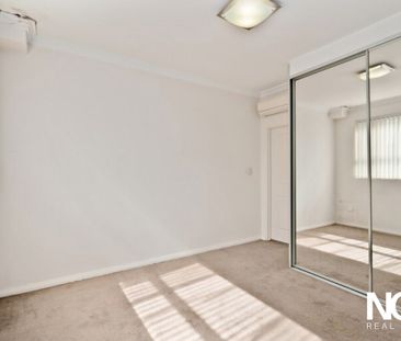 Private & Secure Two Bedroom Residence With Courtyard & Resort-Styl... - Photo 2