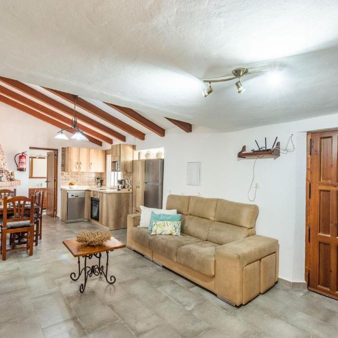Cortijo For Long Term Rental In El Cañuelo In Maro - Photo 1