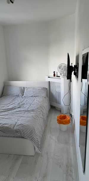 Room in a Shared House, Mortlake Richmond, SW14 - Photo 1