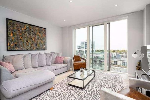 The Heart, Walton-on-thames, KT12 - Photo 1