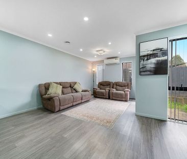 199D Whitney St - Near New- 3 Bedroom Townhouses - Photo 2