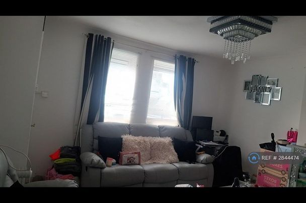 3 bedroom detached house to rent - Photo 1