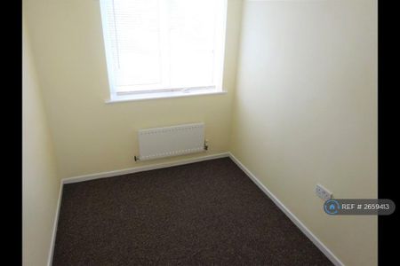 2 bedroom semi-detached house to rent - Photo 2